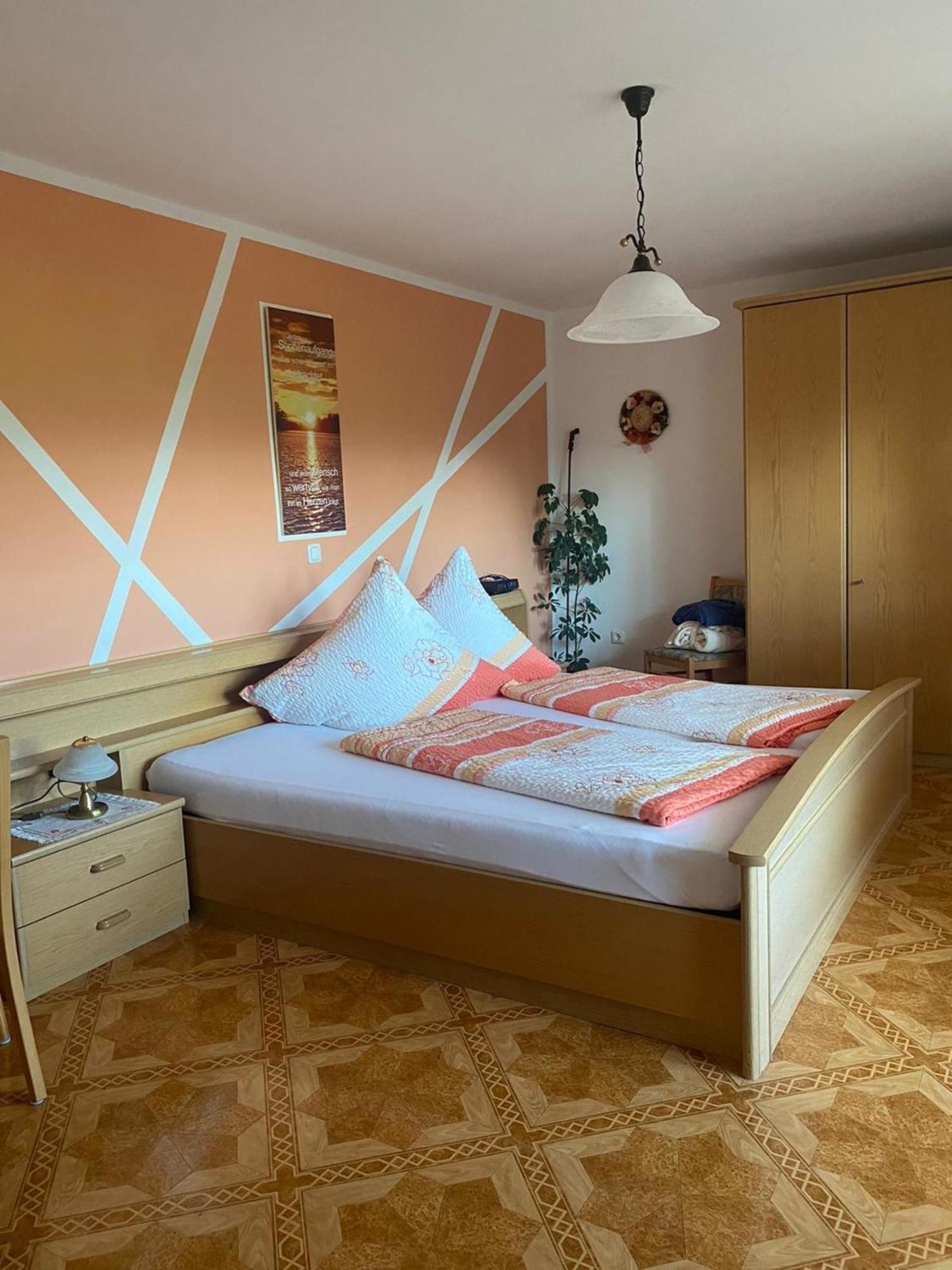 Gaestehaus Reisacher - Mehrbettzimmer 派廷 外观 照片